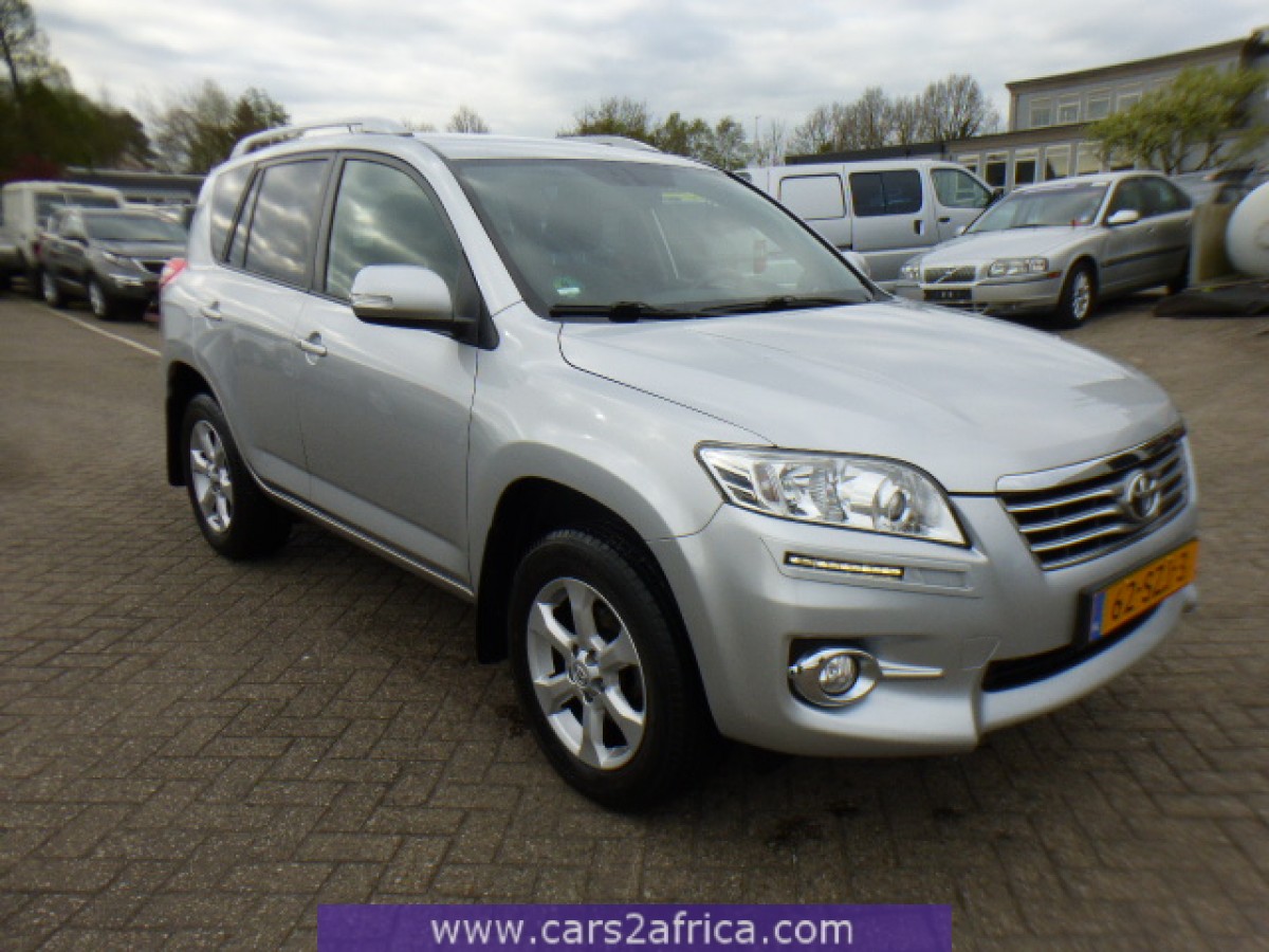TOYOTA RAV4 2.0 64546 used, available from stock