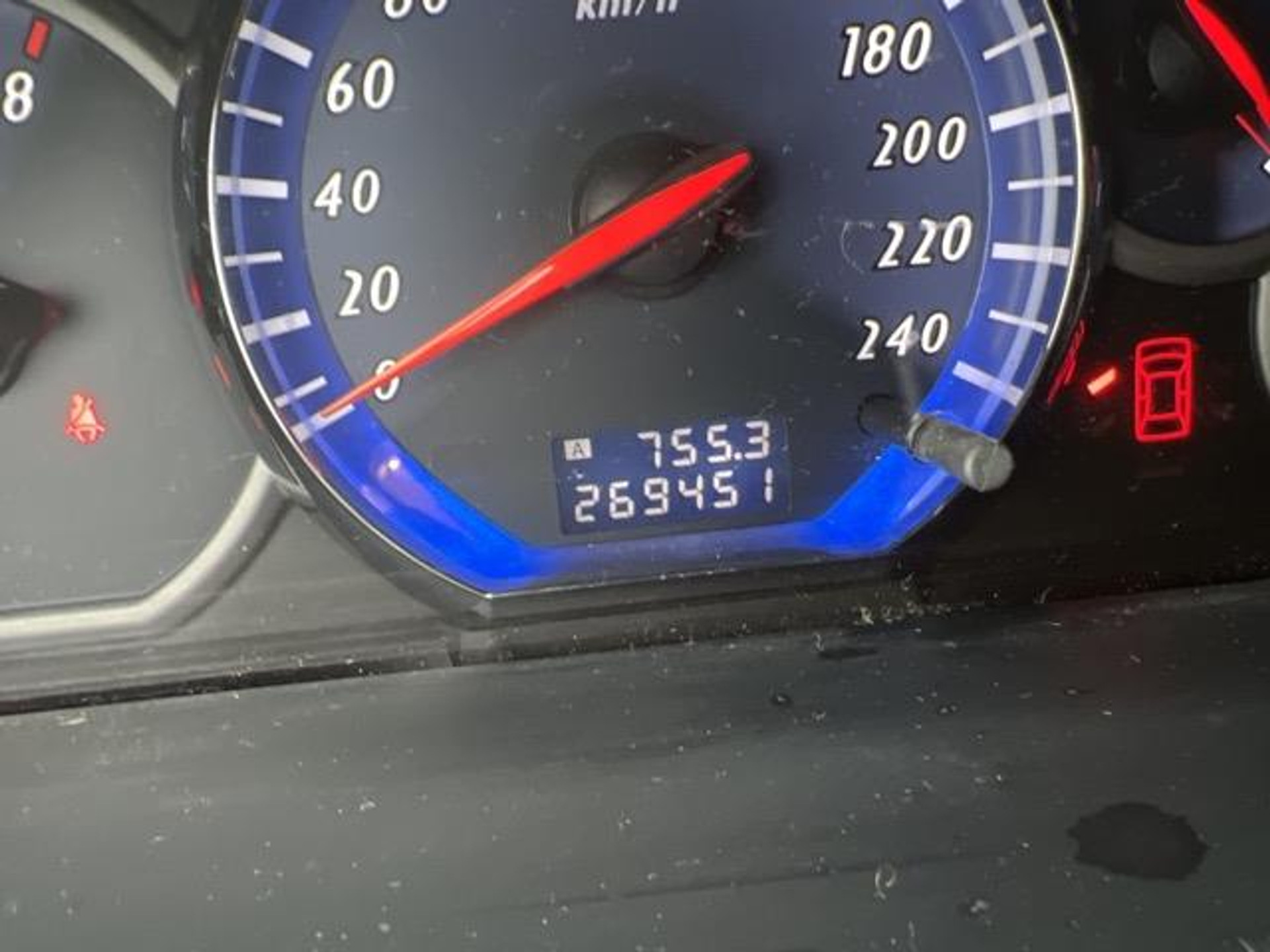 38712897-12.jpg
