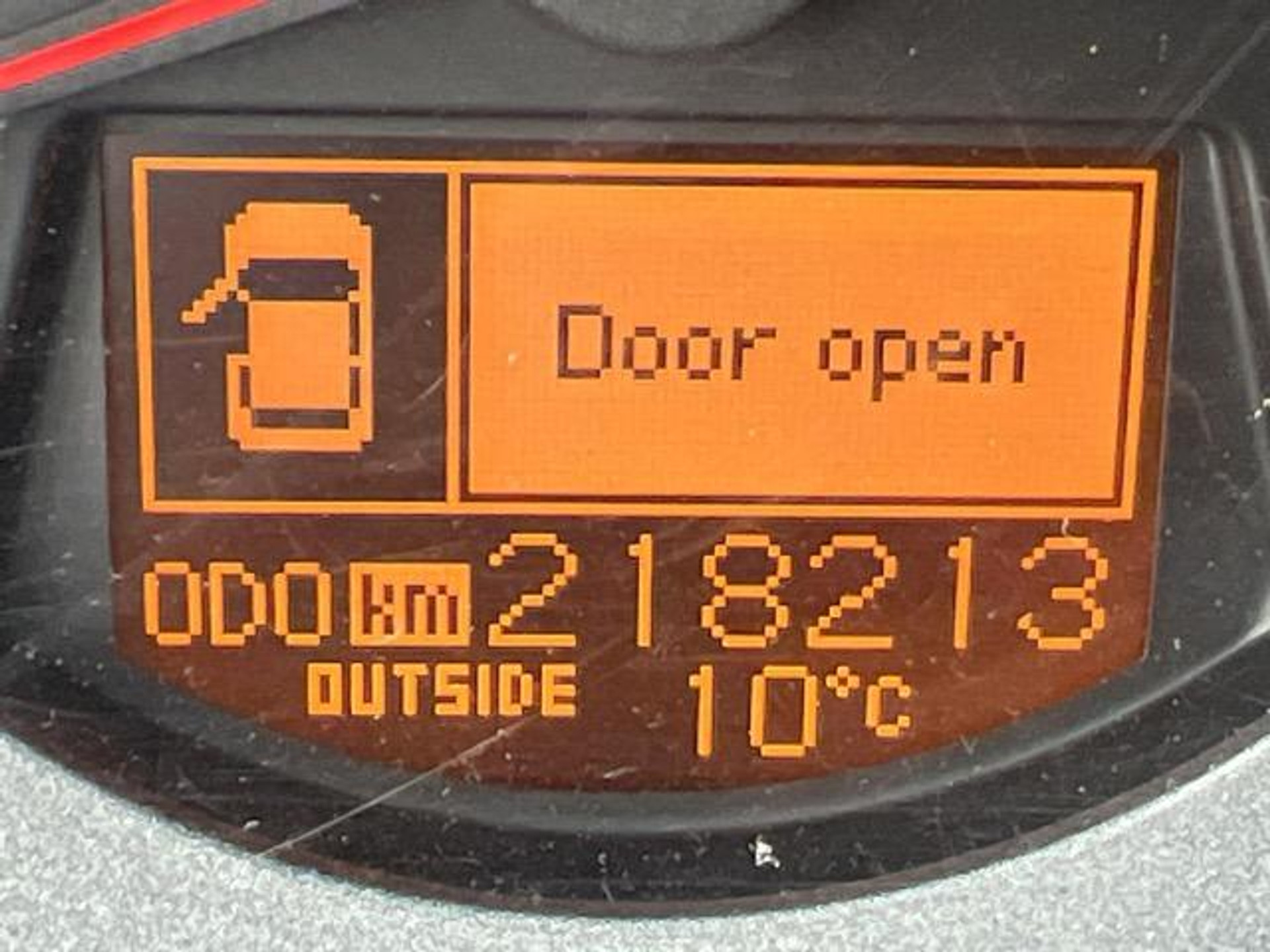 44623218-10.jpg