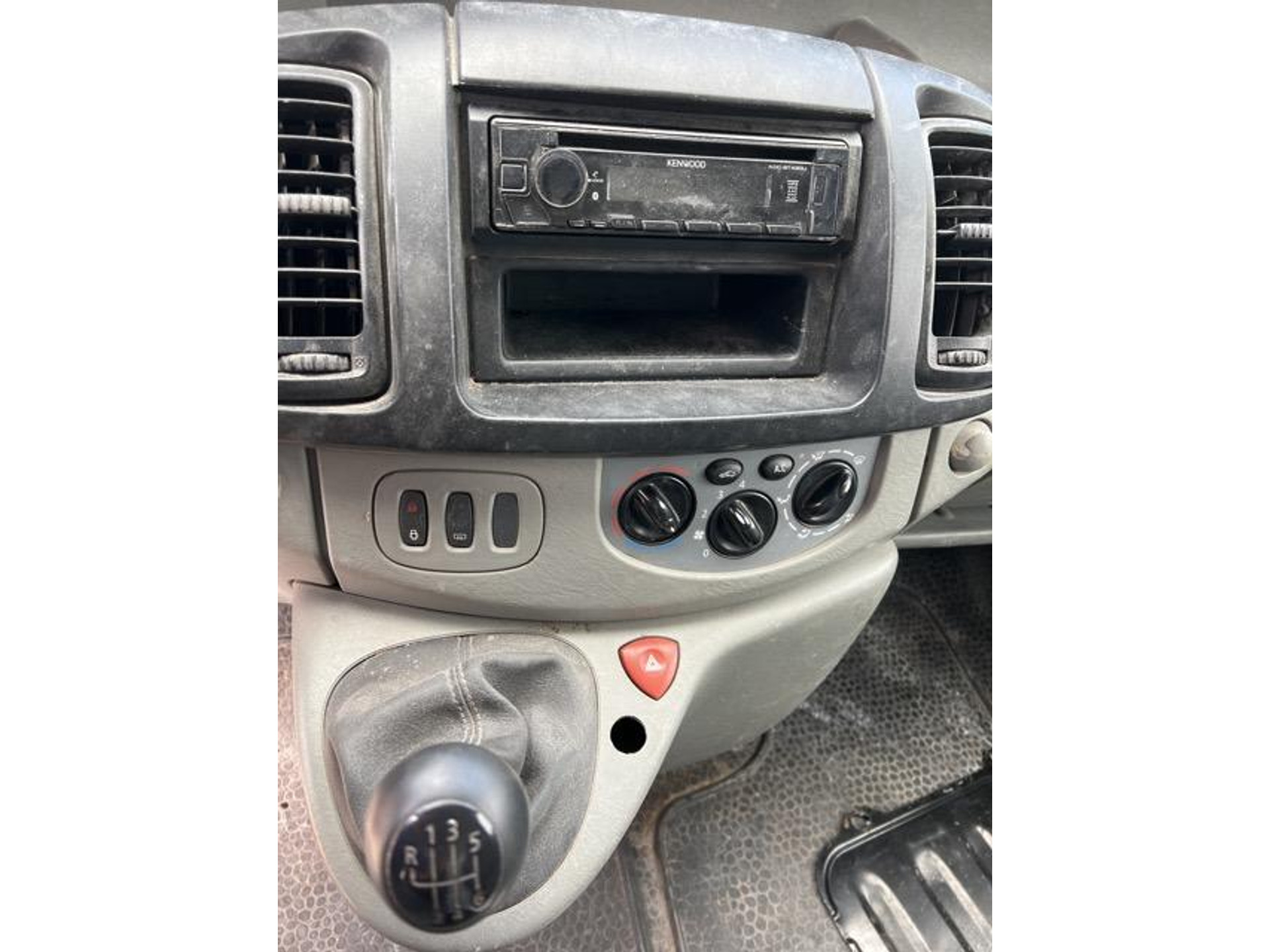 47509063-9.jpg
