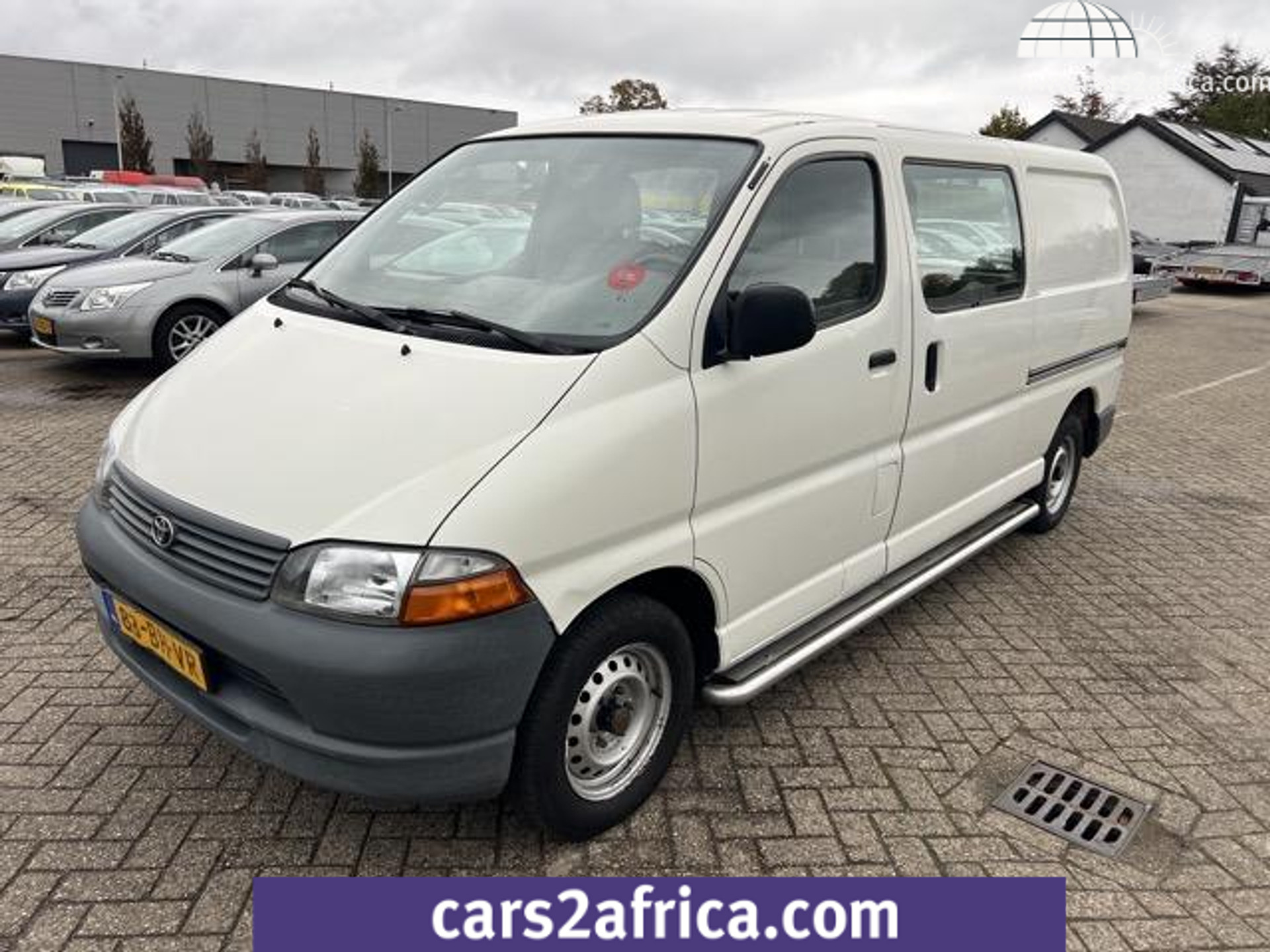 47990084-21.jpg