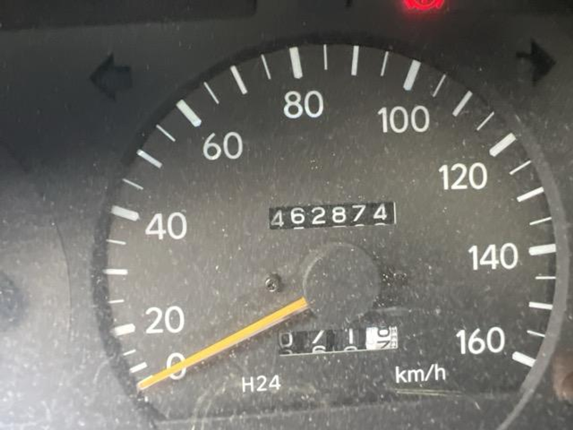 48580597-9.jpg