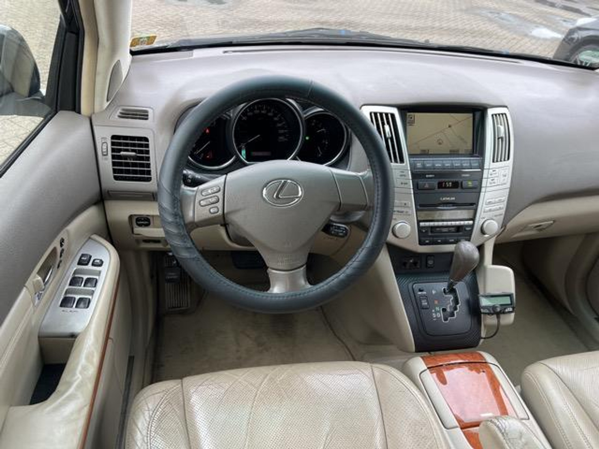 48621463-10.jpg