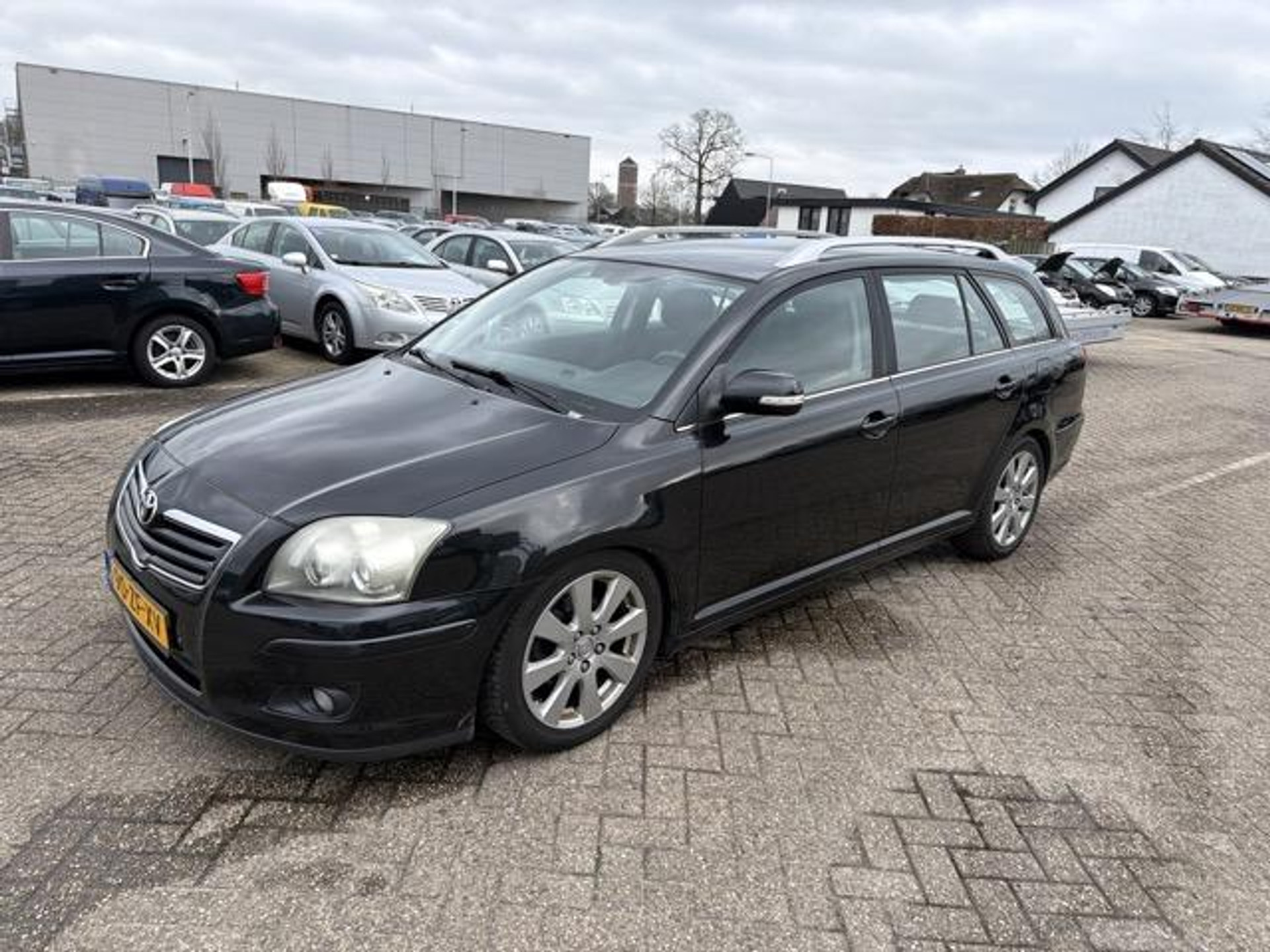 Used-Toyota-Avensis wagon-2.2 D-4D Luna Business